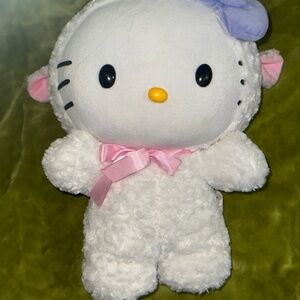 RARE HELLO KITTY 2O17 LAMB EASTER GREETER